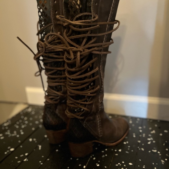 Size 6 FreeBird Carver Boot Handmade Leather Excellent Condition! $300 - Picture 7 of 8
